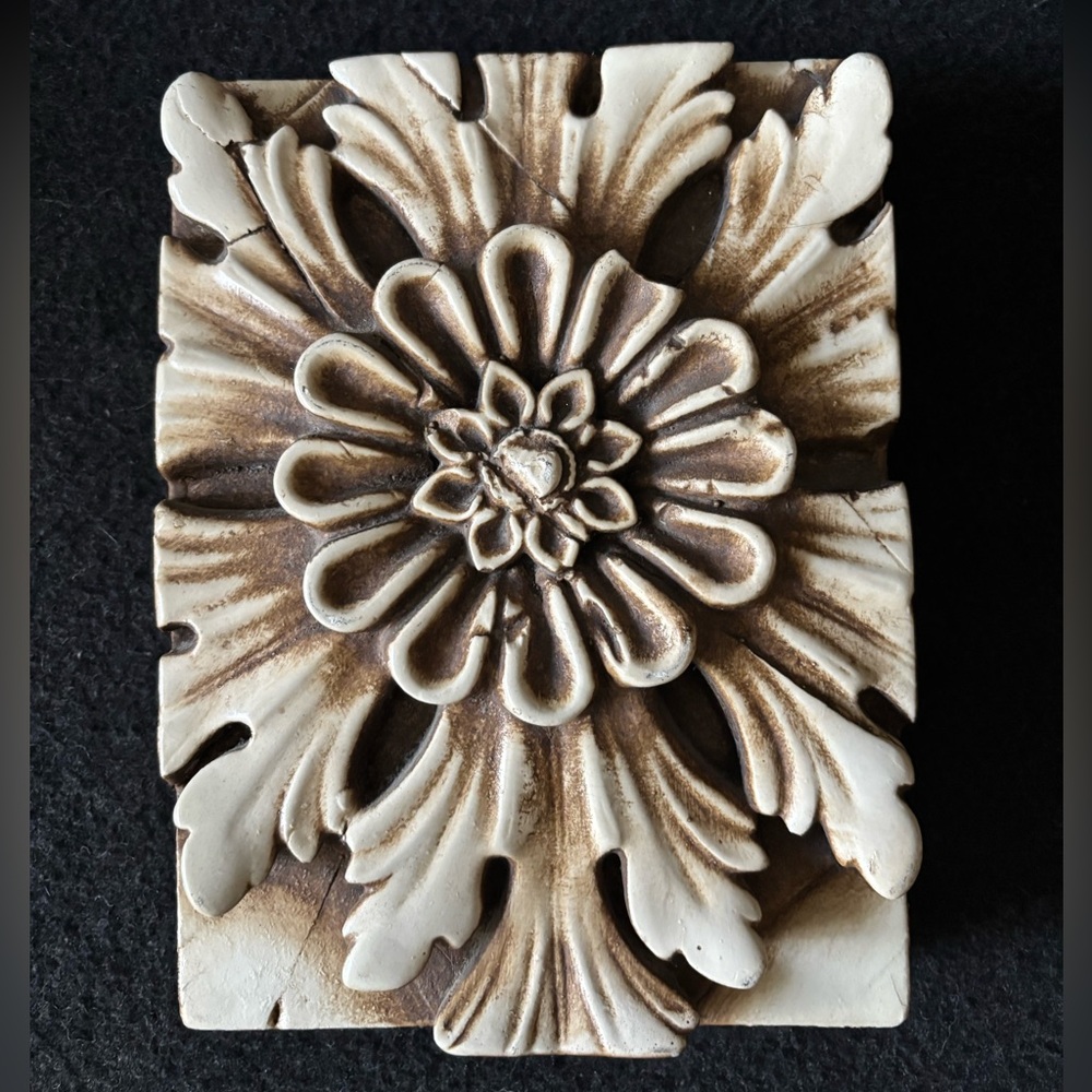 Sid Dickens T-163 “Flower Rosette” memory block tile.